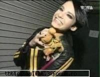 sa ne distram cu bill:... - yeeee....miam gasit jucalioala !!!! - Bill Kaulitz
